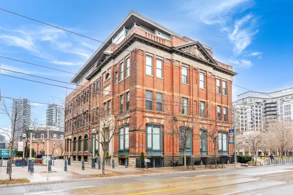 915 King ST W #307, Toronto C01, ON M6K 3M2