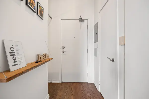 915 King ST W #307, Toronto C01, ON M6K 3M2