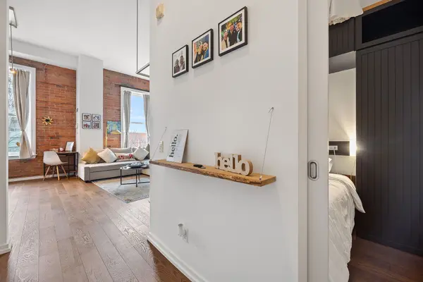 915 King ST W #307, Toronto C01, ON M6K 3M2