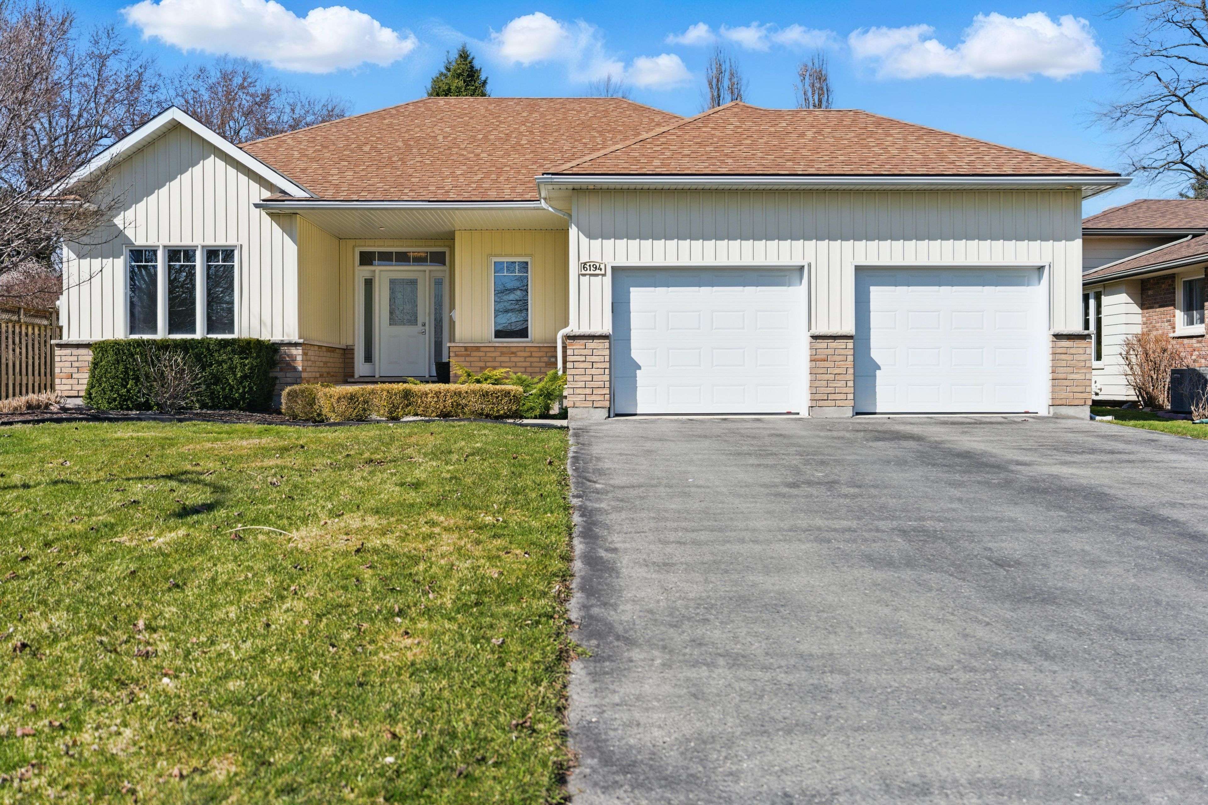 6194 Delta DR, Niagara Falls, ON L2H 2G8