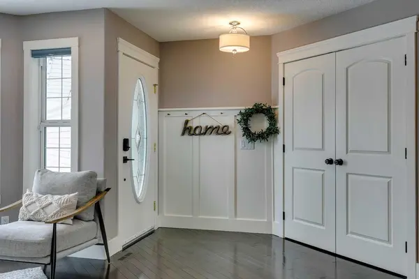 200 Tuscarora HTS NW, Calgary, AB T3L 2H3