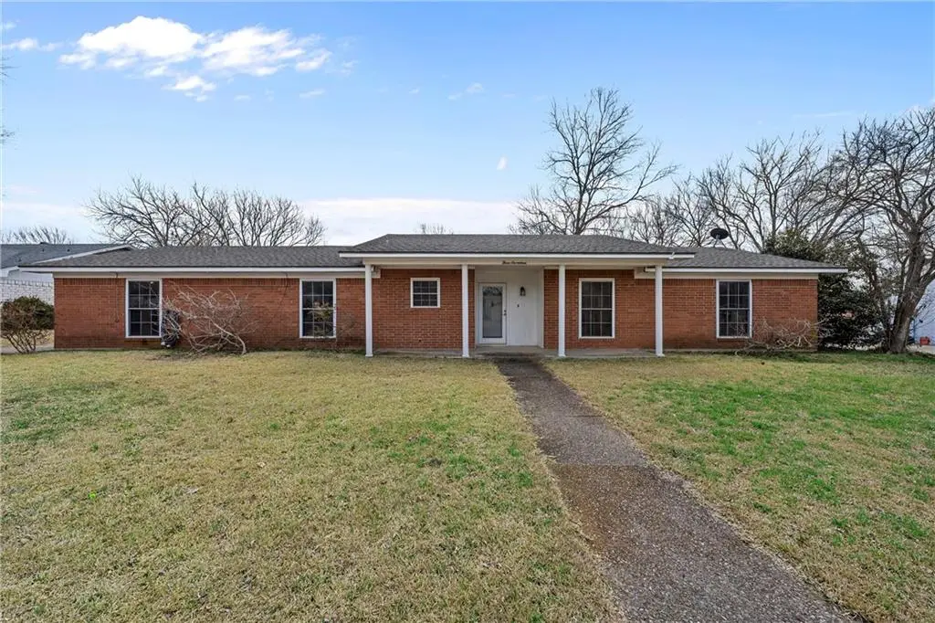 Hewitt, TX 76643,317 Crescent Drive