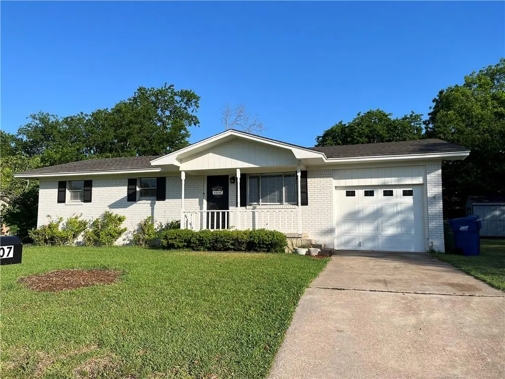 Hewitt, TX 76643,407 Peer Drive