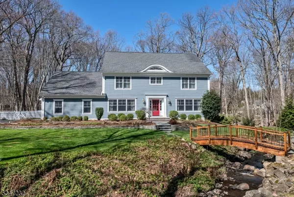 40 Cambridge Dr, Allendale Boro, NJ 07401
