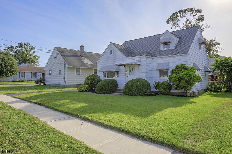 141 N 8TH AVE, Manville Boro, NJ 08835