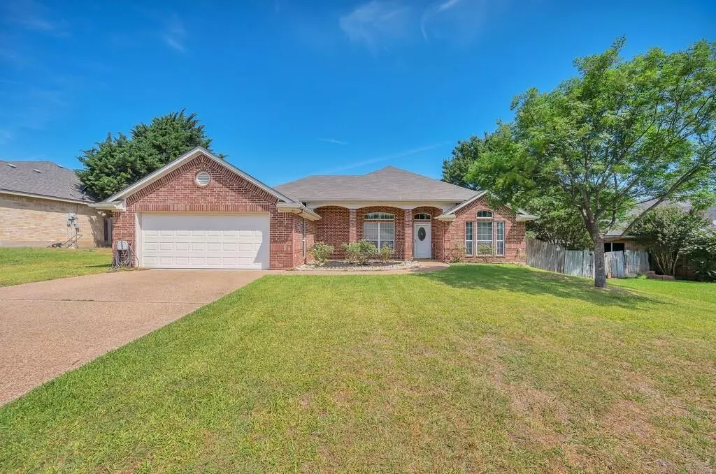 Hewitt, TX 76643,608 Pebble Creek Drive