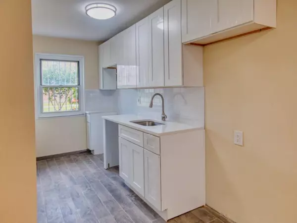 Brooklyn, NY 11228,1049 Shore Pkwy #1B