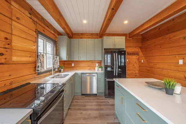 Kawartha Lakes, ON K0L 1T0,95 Birch Point DR