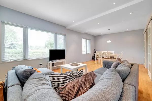 Glebe - Ottawa East And Area, ON K1S 1N7,529 Echo DR