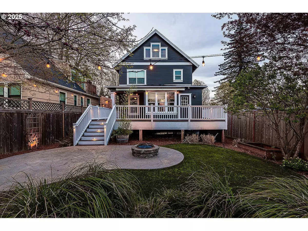 Portland, OR 97215,7612 SE MAIN ST