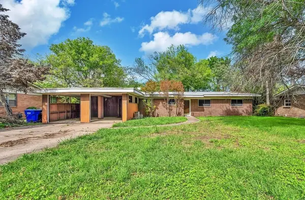 2301 Charboneau Street, Waco, TX 76710