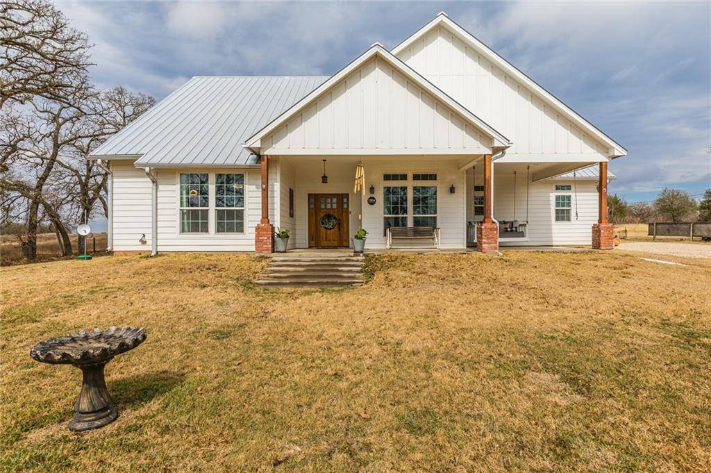 1304 W Denton Road, Axtell, TX 76624