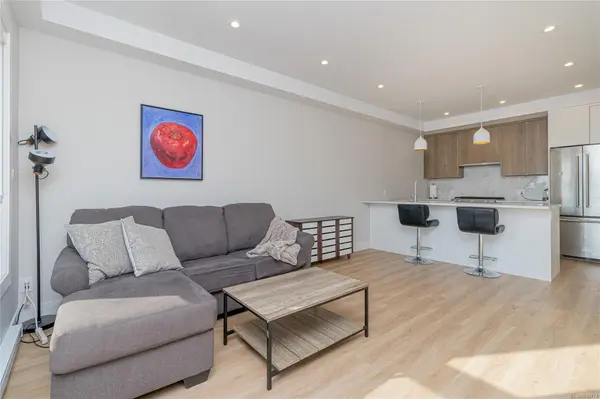 Esquimalt, BC V9A 5B8,835 Dunsmuir Rd #205