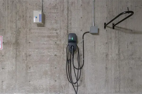 Esquimalt, BC V9A 5B8,835 Dunsmuir Rd #205