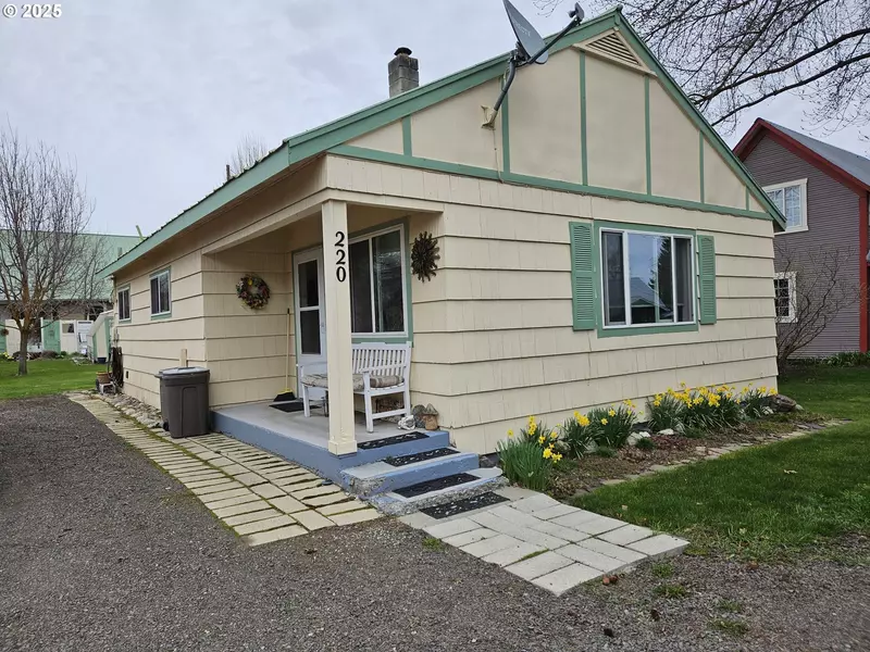220 KELLOGG ST, Halfway, OR 97834
