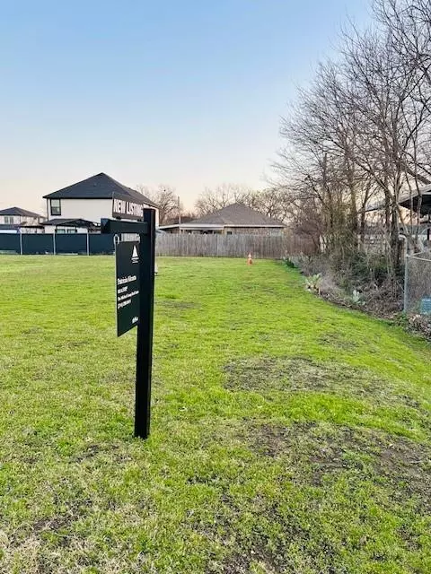 1928 Kraft Street, Dallas, TX 75212