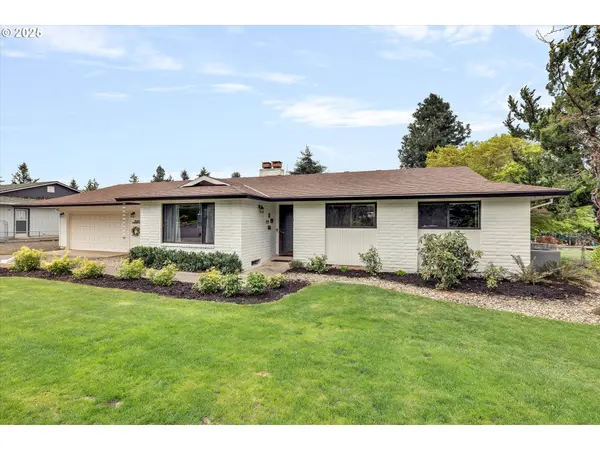 20471 MEADOW AVE, Oregon City, OR 97045