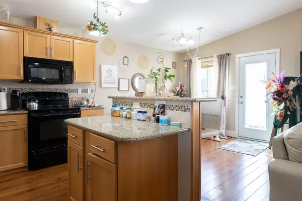 Lethbridge, AB T1J 0L4,112 Mt Sundance CRES W