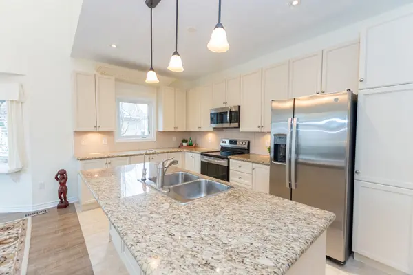 200 Kingfisher DR #162, Mono, ON L0N 1N0