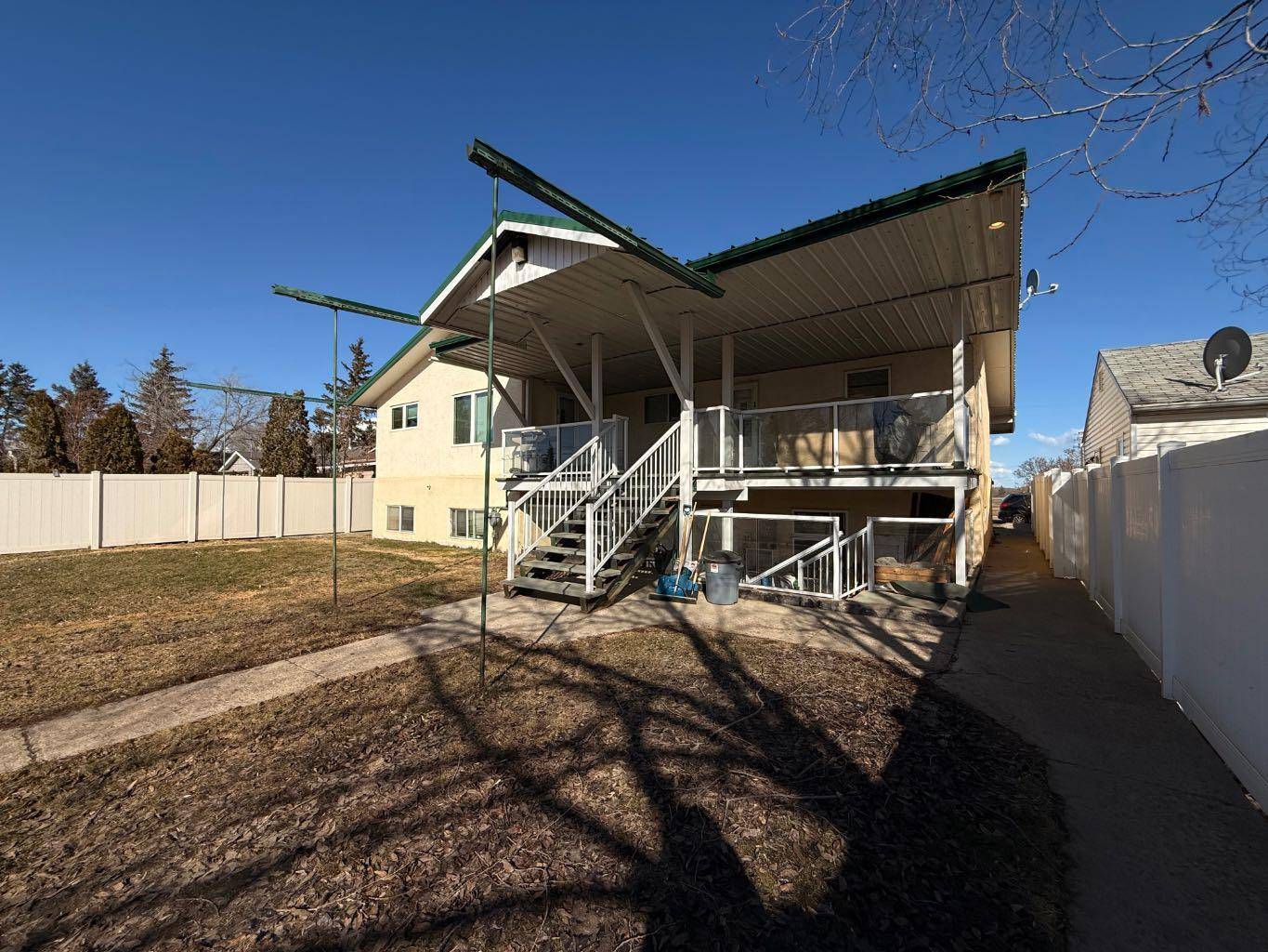 Lloydminster, SK S9V 0V3,5426 49 AVE #5