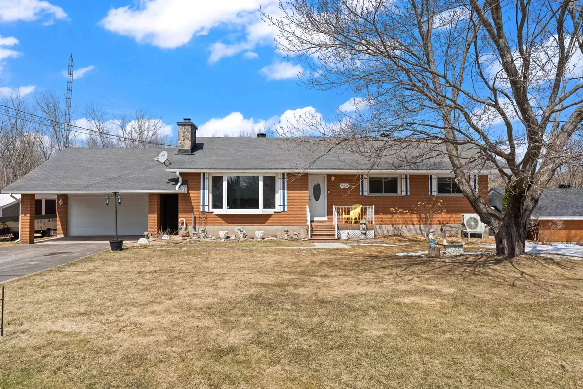 Laurentian Valley, ON K8A 6W6,470 Forest Lea RD