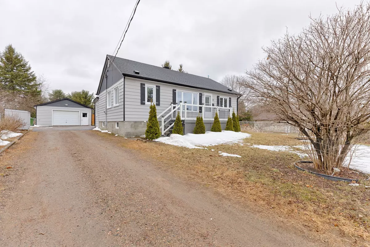 Laurentian Valley, ON K8A 6W5,100 Ken DR