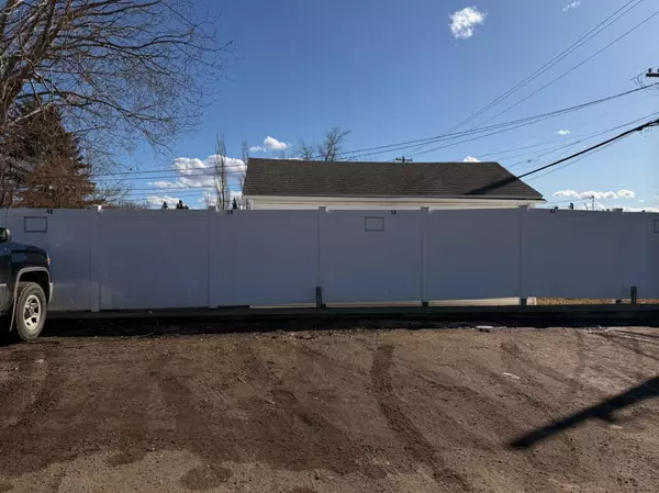 Lloydminster, SK S9V 0V3,5426 49 AVE #5