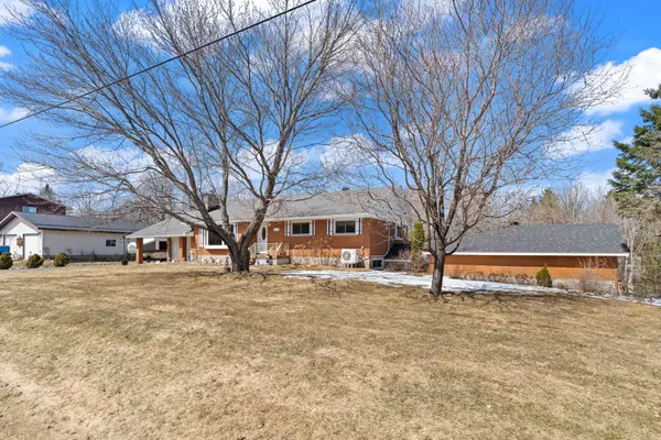 Laurentian Valley, ON K8A 6W6,470 Forest Lea RD