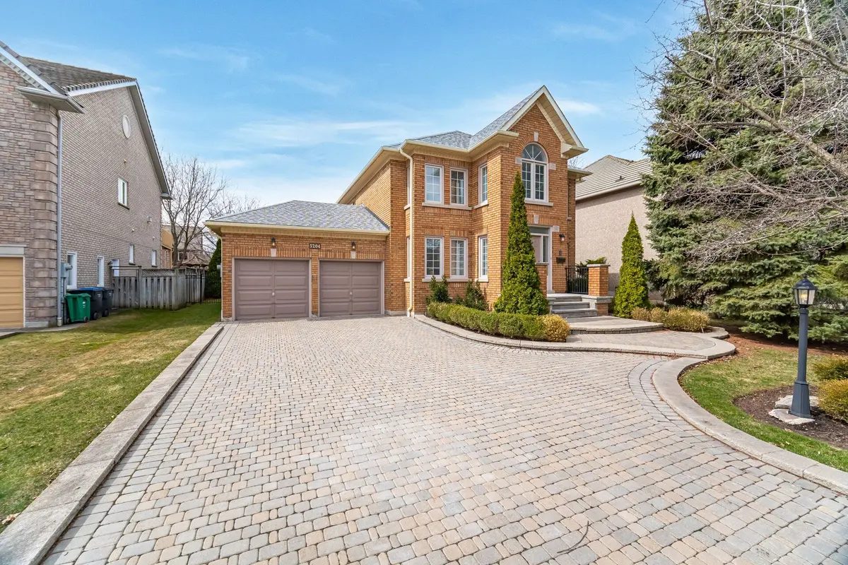 5204 Elmridge DR, Mississauga, ON L5M 5A4
