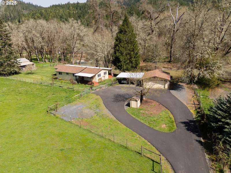 7950 UPPER OLALLA RD, Winston, OR 97496