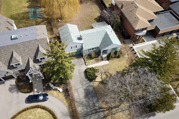 91 Warwood RD, Toronto W08, ON M9B 5B6