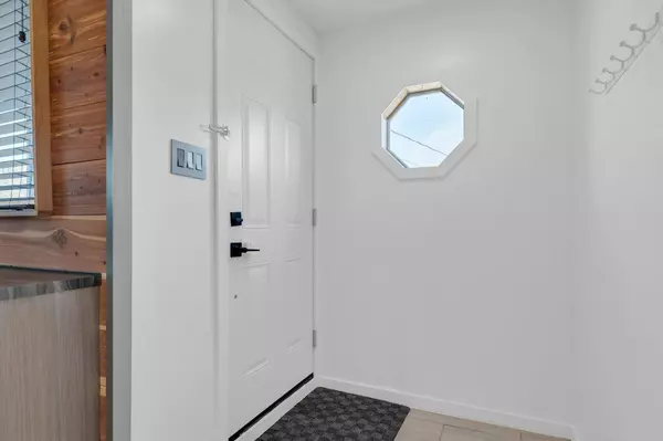 Stirling-rawdon, ON K0K 3E0,182 Henry ST