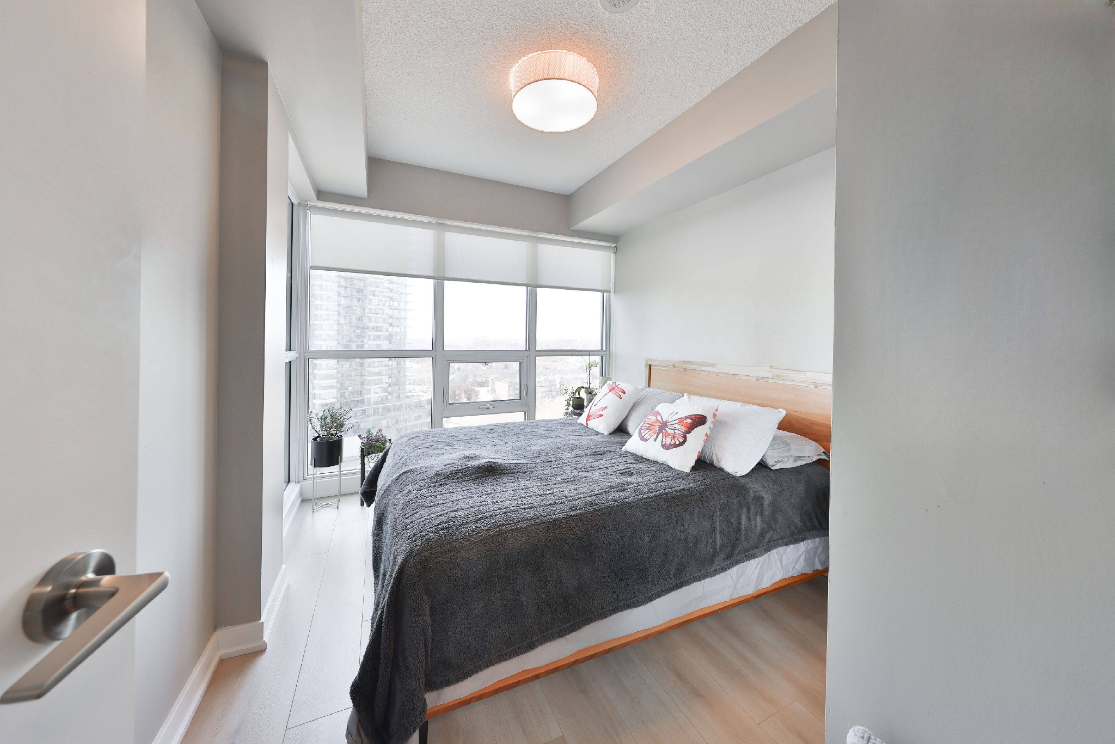 Toronto W06, ON M8V 1A4,2220 Lakeshore BLVD W #1310
