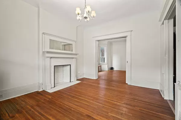 Toronto W02, ON M6H 3M8,64 Pauline AVE