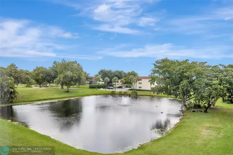 800 S Hollybrook Dr #302, Pembroke Pines, FL 33025