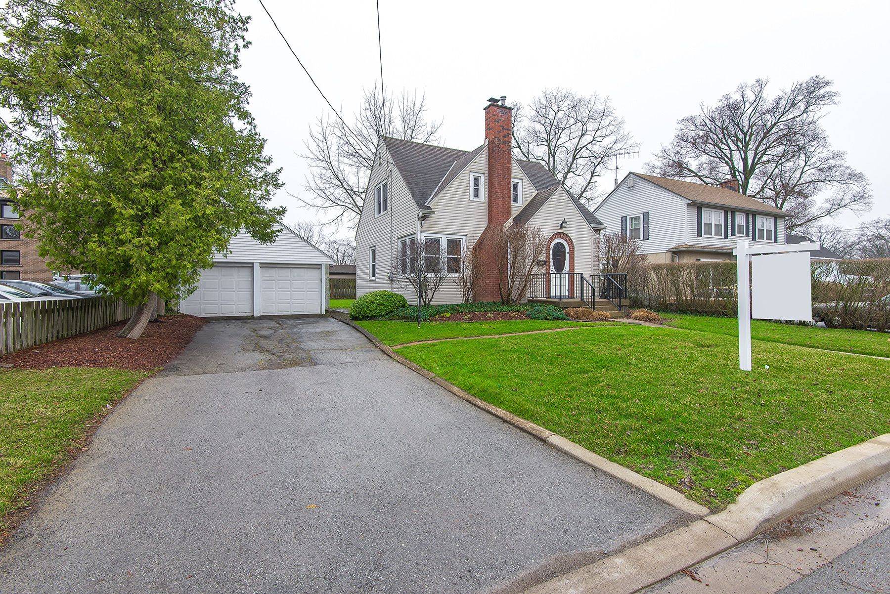 Welland, ON L3C 4N8,117 Church ST W