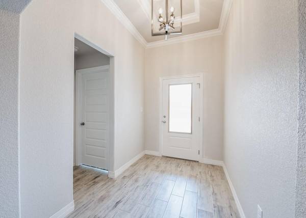 809 Sunnys Halo Drive, Hewitt, TX 76643