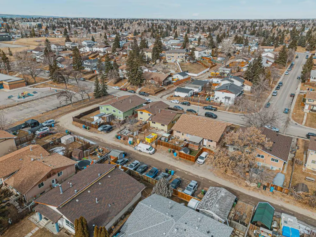 6307 24 AVE NE, Calgary, AB T1Y2C5