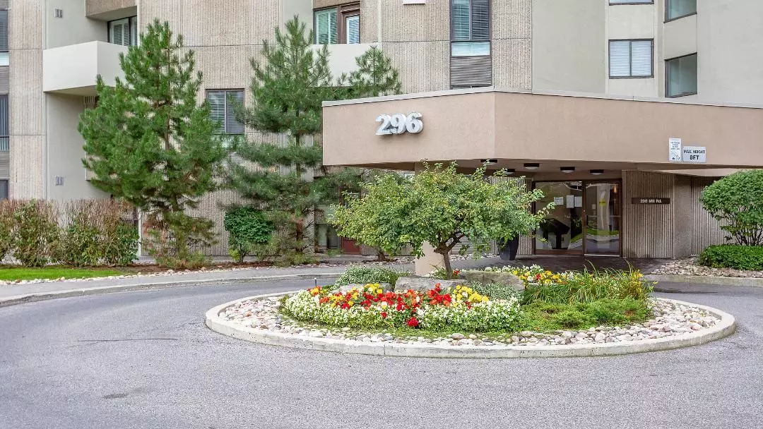 Toronto W08, ON M9C 4X8,296 Mill RD #A7
