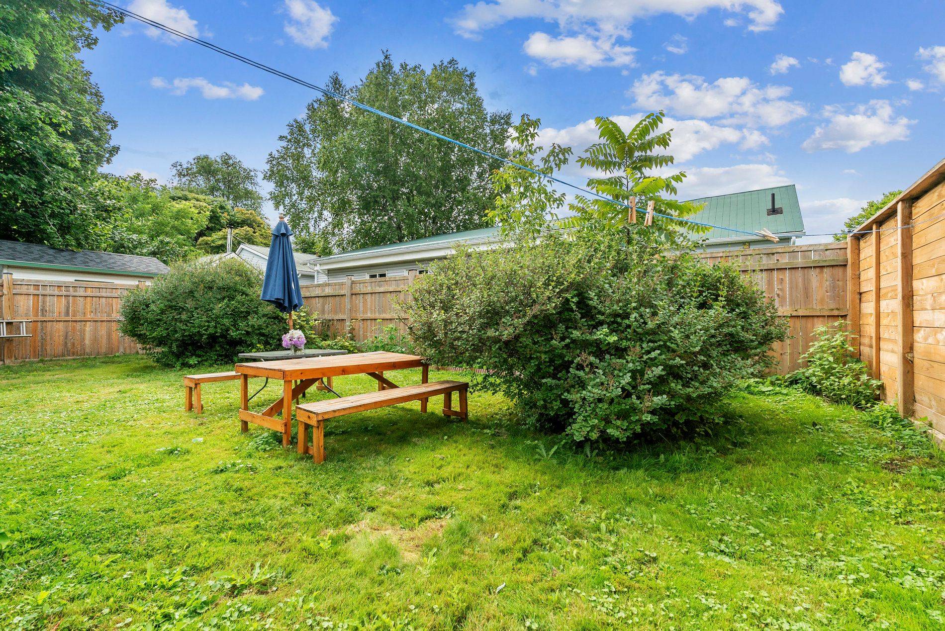 Collingwood, ON L9Y 1E1,104 Rodney ST