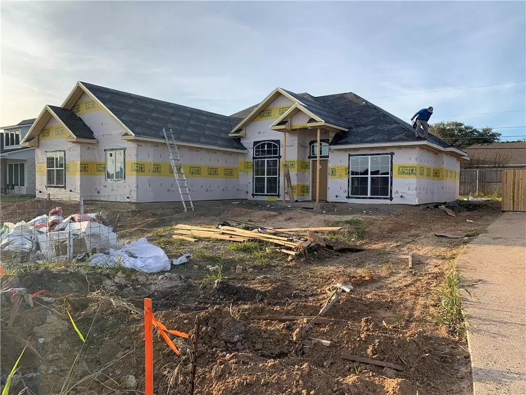 Hewitt, TX 76643,841 Day Star Drive