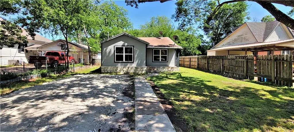 Groesbeck, TX 76642,102 S Grayson Street