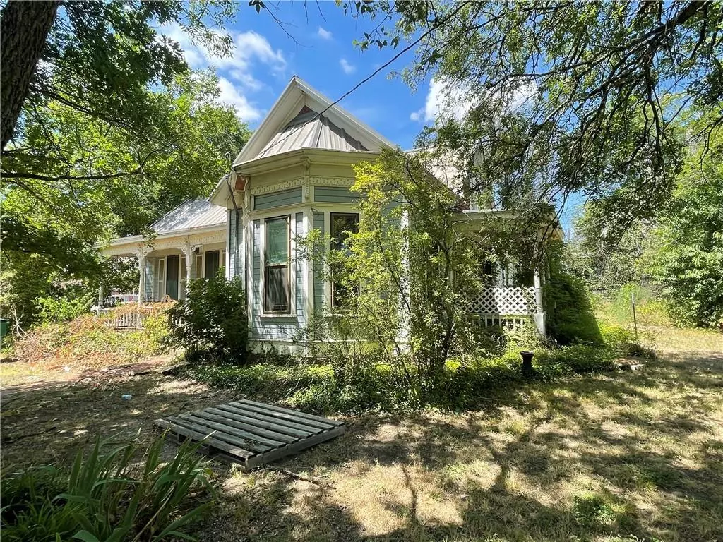 Bruceville, TX 76630,501 Benton Street