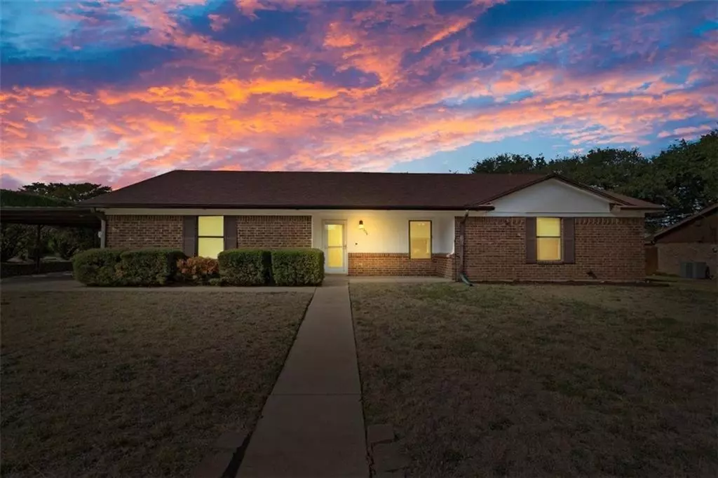 Hewitt, TX 76643,308 Oakwood Lane