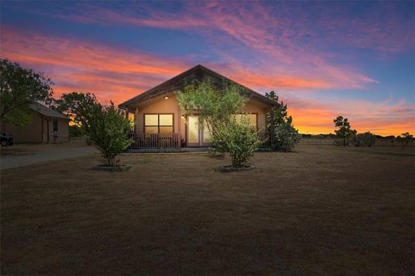 1325 CR 269 Road,  Oglesby,  TX 76561