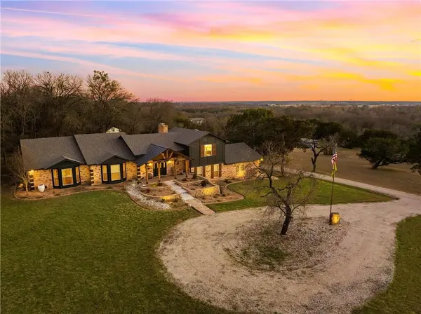 429 Winding Oaks Drive, Waco, TX 76705