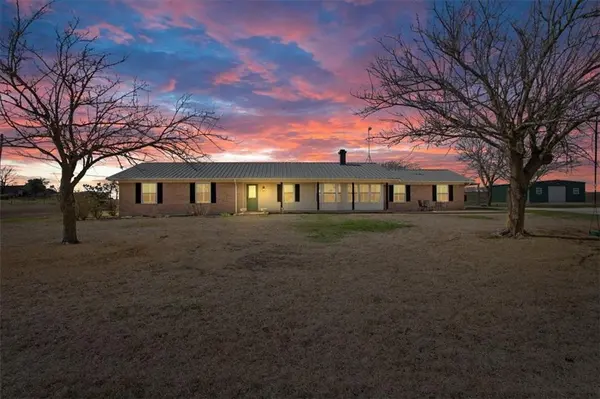 2942 Southwinds Drive,  Lorena,  TX 76655