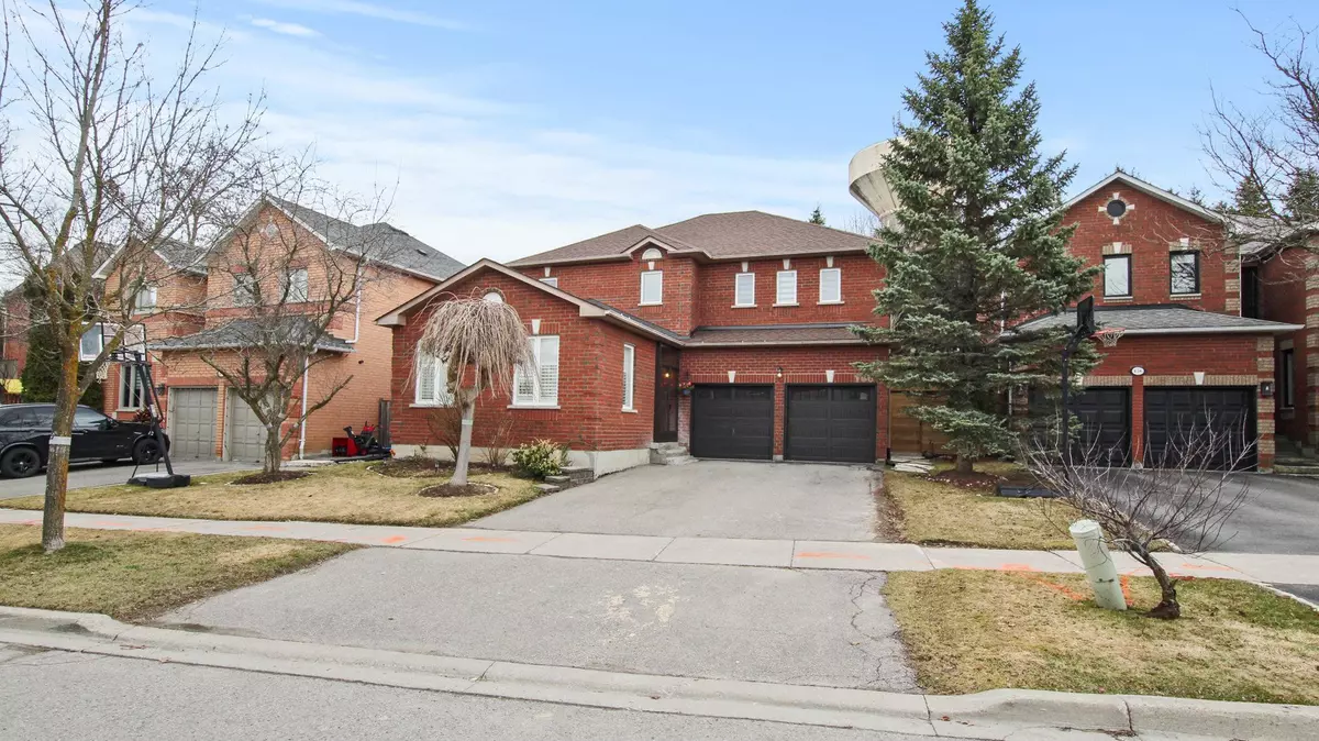 Aurora, ON L4G 6P8,160 Carlyle CRES