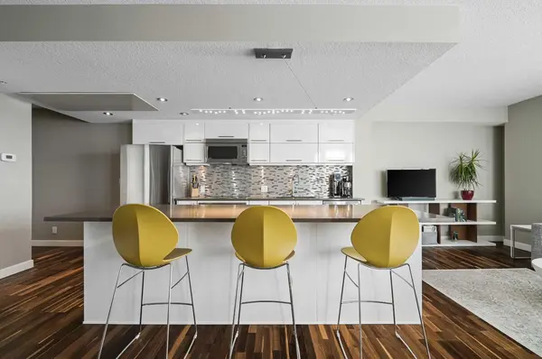 1110 3 AVE NW #701 Calgary, AB T2N 4J3