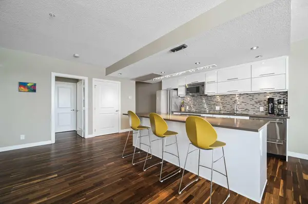1110 3 AVE NW #701 Calgary, AB T2N 4J3
